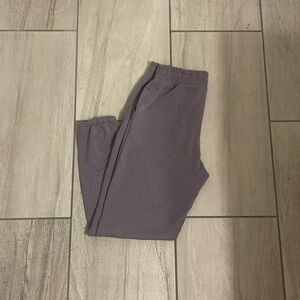Under Armour Women’s Size S Loose Purple Sweat Pants